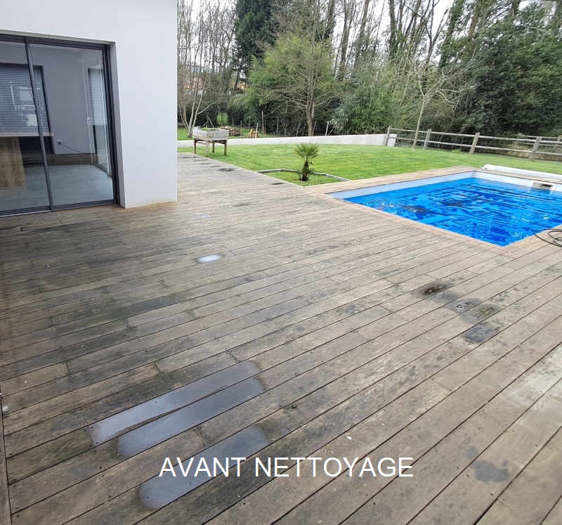 Nettoyage et entretien de terrasse bois : préservez la beauté de votre extérieur : AVANT Nettoyage