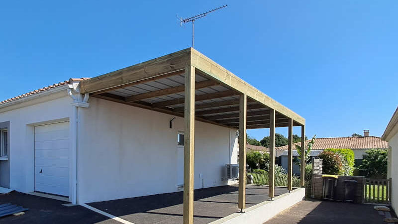 Carport en bois bac acier à Les Achards en Vendée